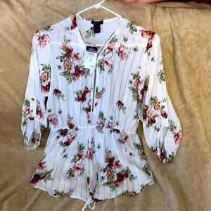 Rue 21 Medium white and floral dress shirt